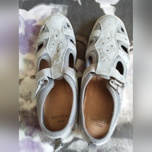 Earth Origins suede fisherman sandal/shoes - Picture 3 of 3